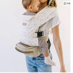 New Tushbaby Snug Attachment leopard